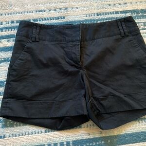 Black express shorts. Size 6. A little bit worn.
